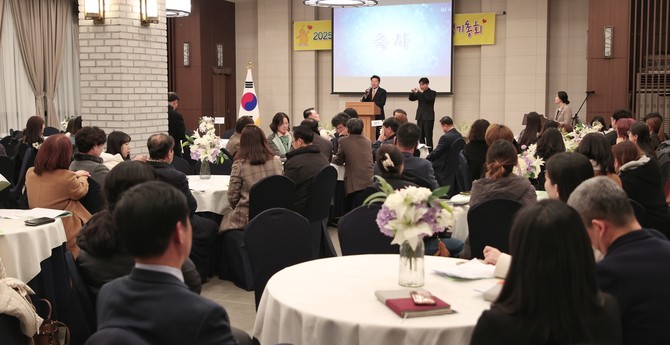 지난 13일 설악웨딩타운에서 '2025년 당진시사회복지사협회 정기총회'를 개최하고 있다. ⓒ 당진시