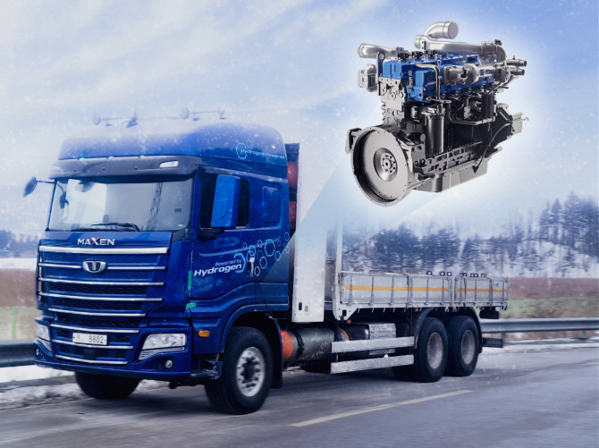 HD현대인프라코어의 수소엔진(HX12)을 탑재한 대형트럭. ⓒ HD현대인프라코어