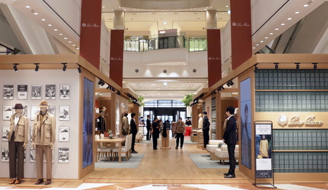 신세계백화점이 강남점 1층 더스테이지에 특별한 팝업스토어를 선보인다. © 신세계백화점