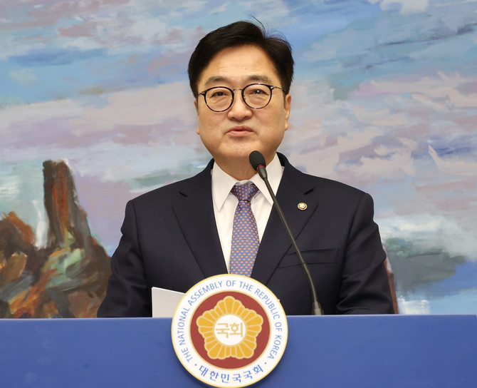 우원식 국회의장이 27일 국회에서 현안관련 기자회견을 하고 있다. ⓒ 연합뉴스