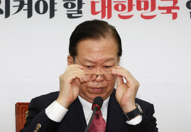 6일 국민의힘은 배우자 상속세 폐지와 유산취득세 전환으로 상속세 개편 방향을 설정하는 한편, 더불어민주당의 개정안에 대해서는 "무늬만 개편안"이라며 강하게 비판했다. ⓒ 연합뉴스