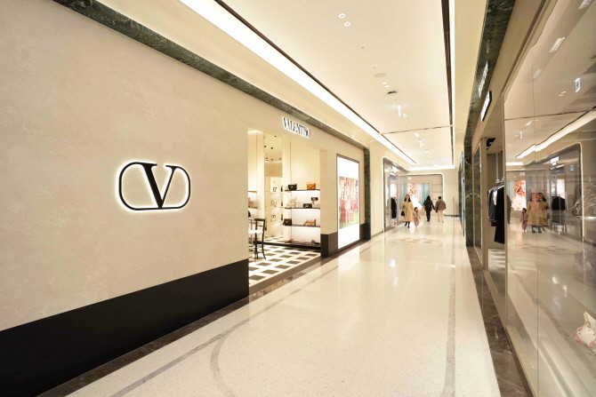 신세계백화점 본점이 리뉴얼을 통해 명품 브랜드와 F&B를 대폭 강화한다. © 신세계백화점