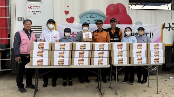 한국맥도날드가 산불 피해 현장인 경북 울주군, 경남 의성군, 경남 산청군에 '행복의 버거' 총 1460인분을 전달했다. ⓒ 한국맥도날드