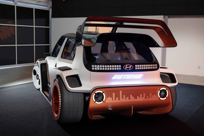 상상력의 한계를 뛰어넘는 혁신적 디자인 콘셉트카 '인스터로이드'. ⓒ 현대자동차