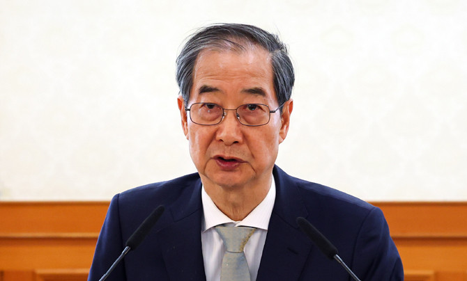 한 대통령 권한대행은 4일 윤 전 대통령의 파면 선고 이후 노태악 중앙선관위원장과 통화했다. ⓒ 연합뉴스