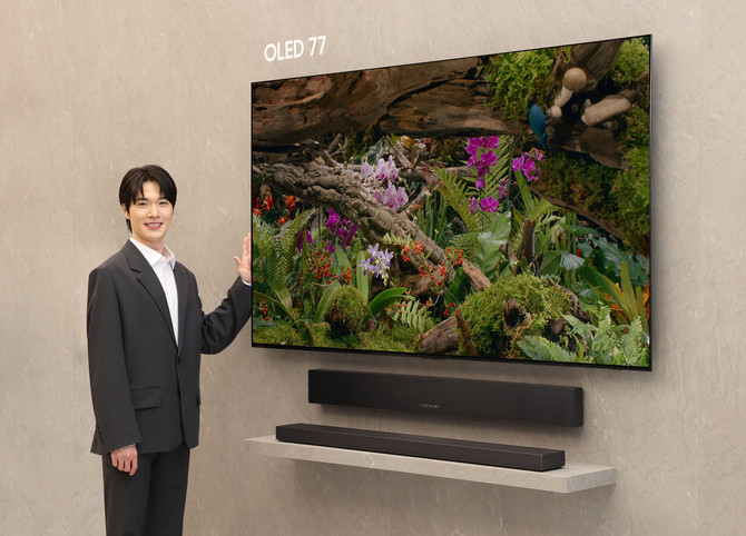 2025년형 삼성 OLED를 소개하는 모습. ⓒ 삼성전자