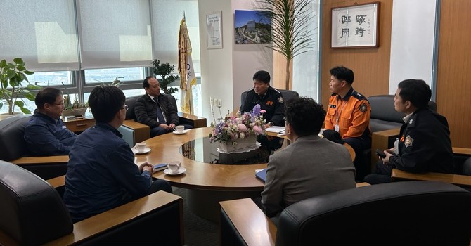 지난 15일 보령시 대천동에 위치한 한국중부발전(주) 본사를 방문해 중점관리대상 시설에 대한 예방 중심의 현장 점검을 하고 있다. ⓒ 보령소방서