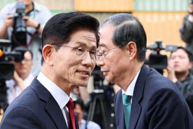 10일 정치권에 따르면 김문수 후보와 한덕수 후보는 전날밤 두차례 단일화 실무협상을 가졌으나 합의에 이르지 못했다. ⓒ 연합뉴스
