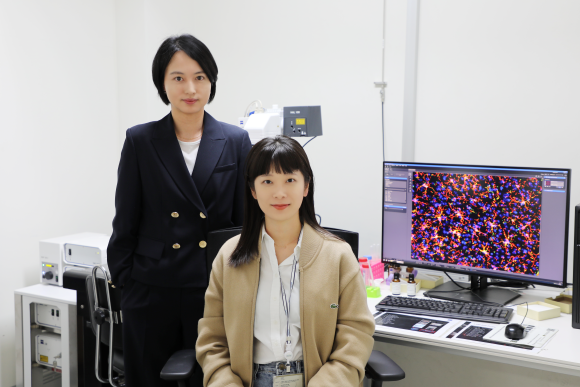 사진 왼쪽부터 DGIST 뇌과학과 엄지원 교수, 정혜지 박사. ⓒ DGIST