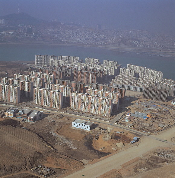 완공 수십년이 지난 지금도 '불변의 가치'로 인정받고 있는 압구정 현대아파트. © 현대건설