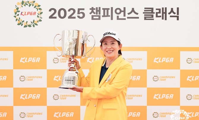 우선화가 KLPGA 입회 11년 만에 첫 우승을 차지했다. ⓒ KLPGA