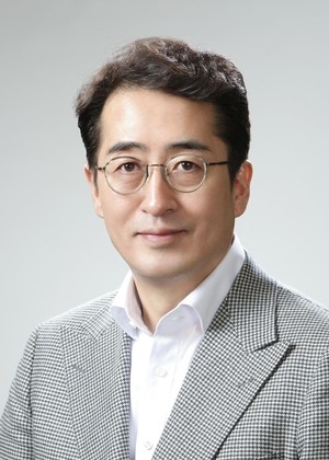 장기보험 손해율에 '고무줄 회계'가 성행한다는 김용범 메리츠금융그룹 부회장 발언에 보험업계가 예민한 반응을 보이고 있다. ⓒ 메리츠금융그룹