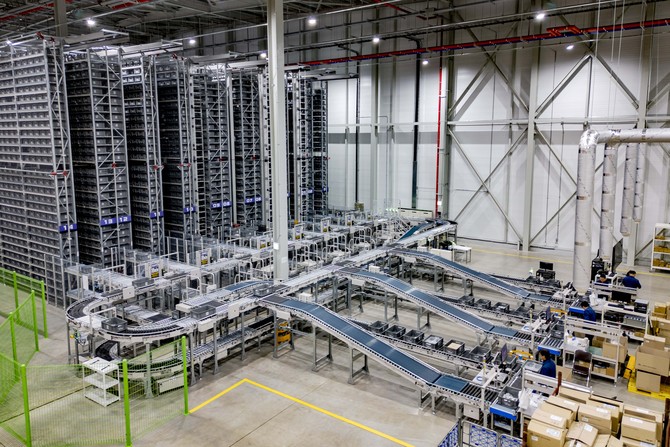 영남물류센터 내 자동화 창고 시스템. 부품의 입고와 저장, 출고를 자동화 시스템으로 관리한다. ⓒ 현대모비스