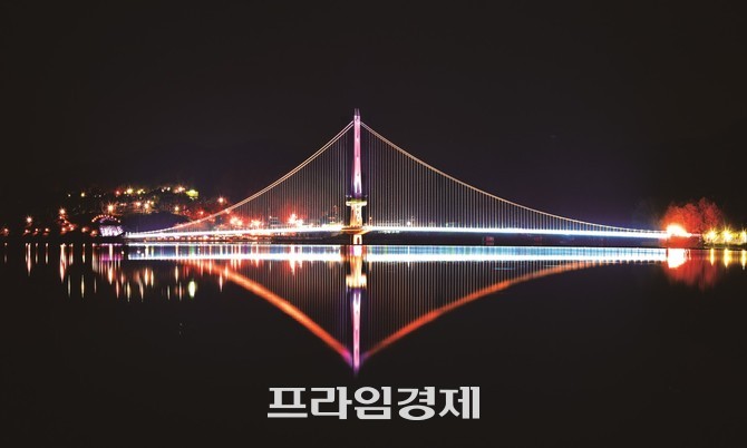 예당호출렁다리 야경. ⓒ 프라임경제