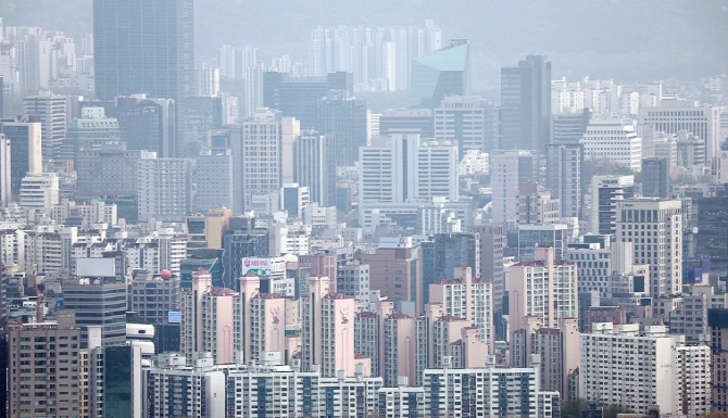 이번 달 서울 아파트 분양전망지수가 전월 대비 큰 폭으로 하락했다. © 연합뉴스