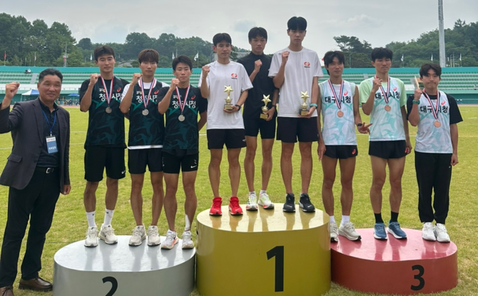 청주시청 육상부 KBS배 전국육상경기대회서 은메달 획득(2위 단상 청주시청). ⓒ 청주시
