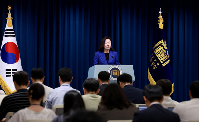 강 대변인이 11일 용산 대통령실 브리핑룸에서 '국민추천제' 관련 브리핑을 하고 있다. ⓒ 연합뉴스