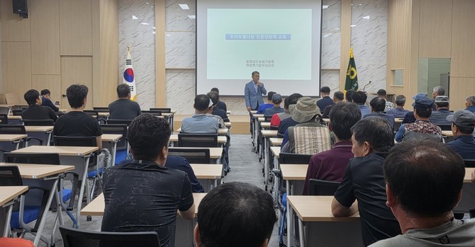 토마토뿔나방 맞춤형 교육 모습. ⓒ 부여군
