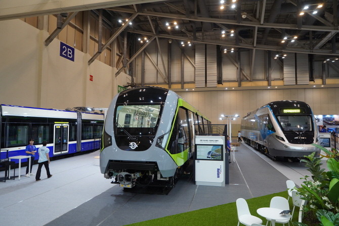 2025 부산국제철도기술산업전에 참가한 현대로템 부스 전경. ⓒ 현대로템