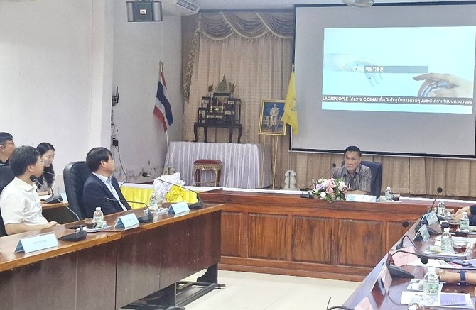 태국 붕깐주 AI 수해탐지 프로젝트에 참석한 윤기욱 라온피플 CTO, 이석중 대표, 쏭삭통시 내무부 차관. ⓒ 라온피플