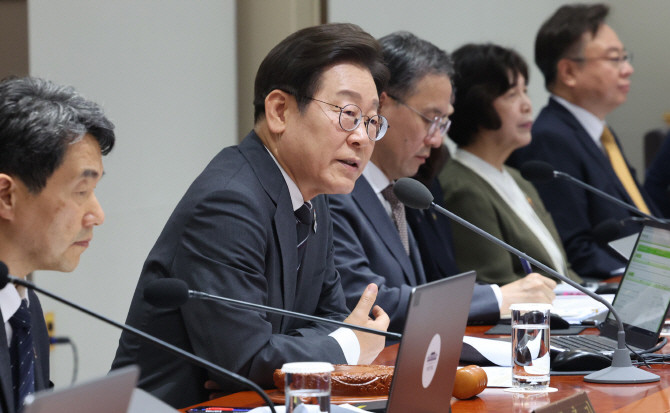 19일 이재명 대통령이 용산 대통령실에서 열린 국무회의에서 발언하고 있다. © 연합뉴스
