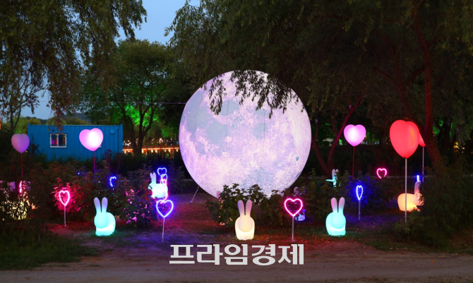 부여서동연꽃축제 야경. ⓒ 프라임경제