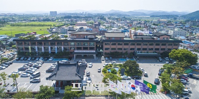 부여군청 청사 전경. ⓒ 프라임경제
