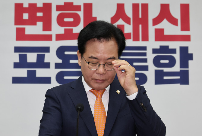 대선 패배에 따른 내홍에 아직까지 휩싸인 국민의힘이 새 비상대책위원회를 먼저 구성하기로 했다. ⓒ 연합뉴스