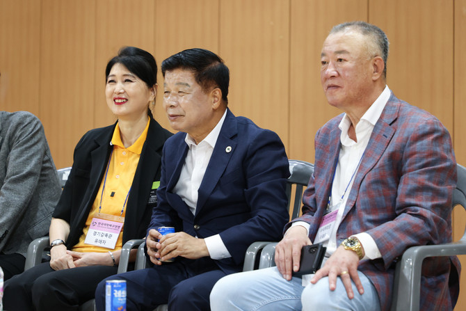 이상근 군수 '2025 현대캐피탈배 전국대학배구대회 격려' 방문. ⓒ 고성군