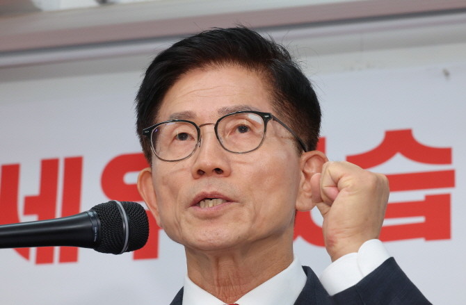 김문수 전 고용노동부 장관이 20일 서울 여의도 당사에서 국민의힘 당 대표 출마선언을 하고 있다. ⓒ 연합뉴스