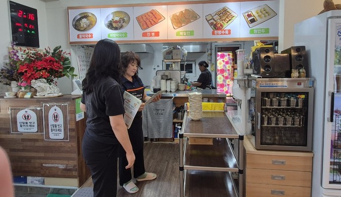 휴가철 맞이 캠핑장 주변 지도 단속 모습. ⓒ 부여군