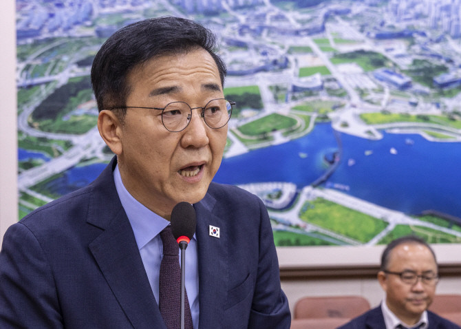 김윤덕 국토교통부 장관 후보자가 29일 국회 국토교통위원회에서 열린 인사청문회에서 인사말을 하고 있다. © 연합뉴스
