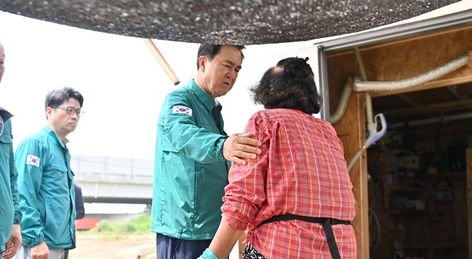 수해 현장을 살피는 김태흠 충남도지사. ⓒ 충남도