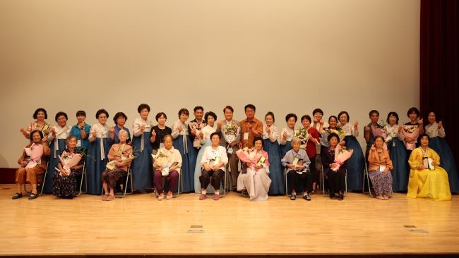 청도군은 지난 5일 청소년수련관 다목적홀에서 '제11회 행복한 가정 실천하기 시상식'을 개최했다. ⓒ 청도군