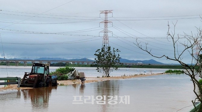 지난 7월17일 구만리에 내린 비로 일대가 침수돼 있다. ⓒ 프라임경제
