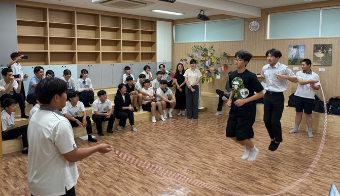 13일 일본 나라현 아스카무라의 성덕중학교 교류단을 맞이해 양국 학생들이 우정을 쌓는 뜻깊은 시간을 가졌다. ⓒ 부여군