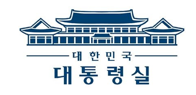 이재명 대통령은 케이팝을 소재로 해 열풍을 일으키고 있는 애니메시연 '케이팝 데몬 헌터스'의 감독 및 프로듀서와 함께 대한민국의 문화 산업 발전에 대해 토론하는 시간을 갖는다. ⓒ 대통령실