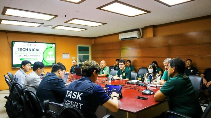 필리핀 농업부 산하 기계화 전담기관 관계자와 TYM 관계자들이 지난 12일 제품 현지화 및 기술 전문가 육성 방안에 대해 논의했다. ⓒ TYM