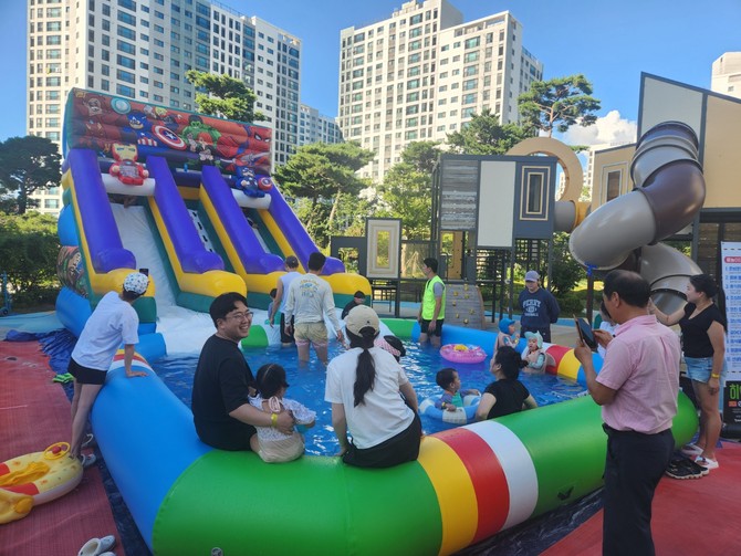 아이들을 위한 물놀이 시설. ⓒ입주자 대표회의
