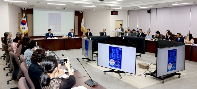 지난 22일 시청 중회의실에서 제28회 보령예술제 추진위원회를 개최하고 있다. ⓒ 보령시