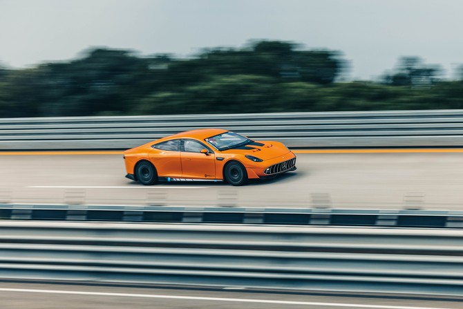 메르세데스-벤츠 전기 콘셉트카 '콘셉트 AMG GT XX'. ⓒ 메르세데스-벤츠 코리아