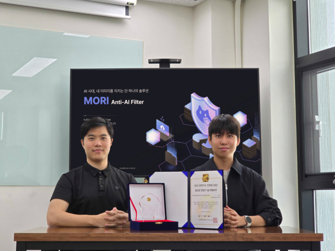 (사진 우측부터) 김규석·이주호 공동대표 ⓒ 모리