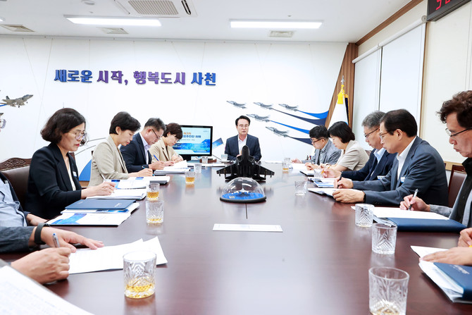 박동식 사천시장이 2025 반부패 청렴추진단 회의를 주재하고 있다. ⓒ 프라임경제