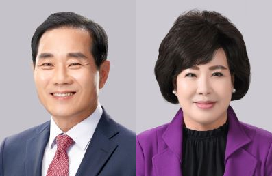 왼쪽부터 권중석 의원, 김화선 의원. ⓒ 경산시의회
