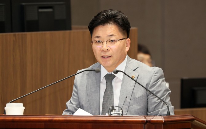 제361회 임시회 제3차 본회의 김민수 의원 도정 교육행정질문 모습. ⓒ 의회사무국