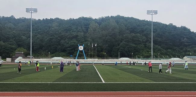 지난 9일 봉화공설운동장에서 제11회 봉화군수배 그라운드골프 대회가 성황리에 개최됐다. ⓒ 봉화군
