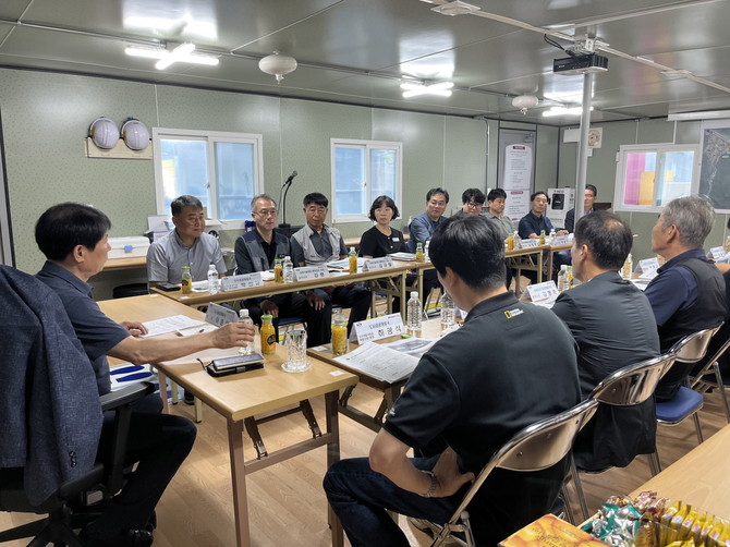 사업 담당 팀장, 감리 및 현장소장 등과 함께…'공공시설공사 현안' 점검 및 '추석·태풍 대비' 안전 점검. ⓒ 창원시