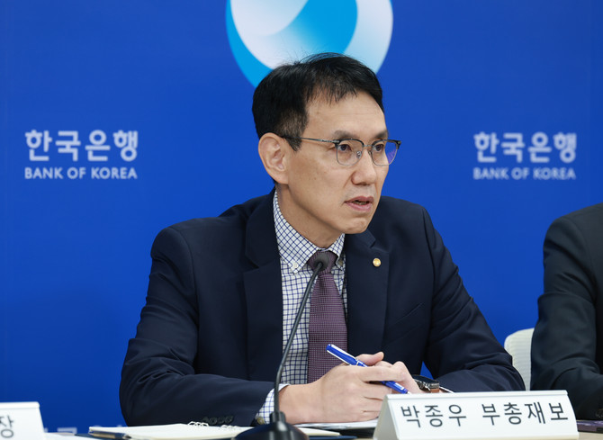 올해 상반기 서울 아파트 가격 상승분의 4분의 1이 한국은행의 기준금리 인하 영향으로 분석됐다. © 한국은행