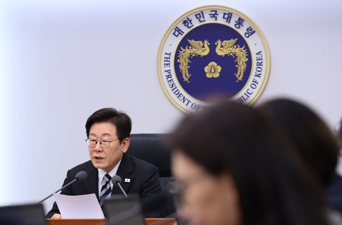 이 대통령은 일부 사정기관의 기강 해이에 대해 엄정 처벌할 것이라고 경고했다. ⓒ 연합뉴스