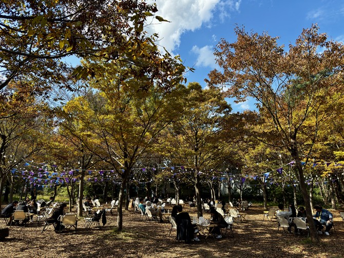 IMC 건너편에 마련된 야외 식사 공간. 취재진들의 편의를 위해 간단한 식사와 음료가 제공됐다. = 김주환 기자